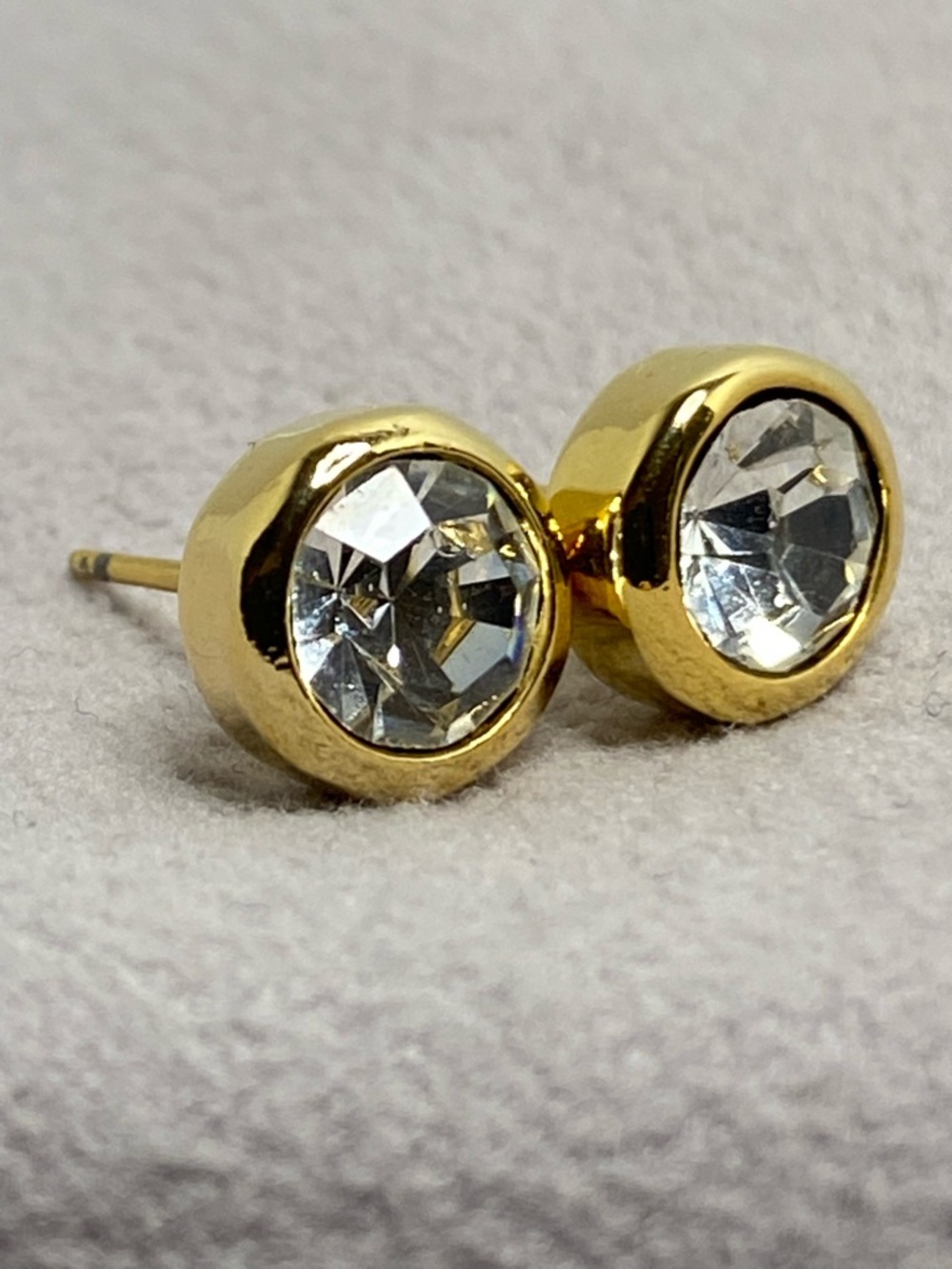 Stud Earrings Clear Rhinestone Round Bezel Gold Tone Classic Minimalist